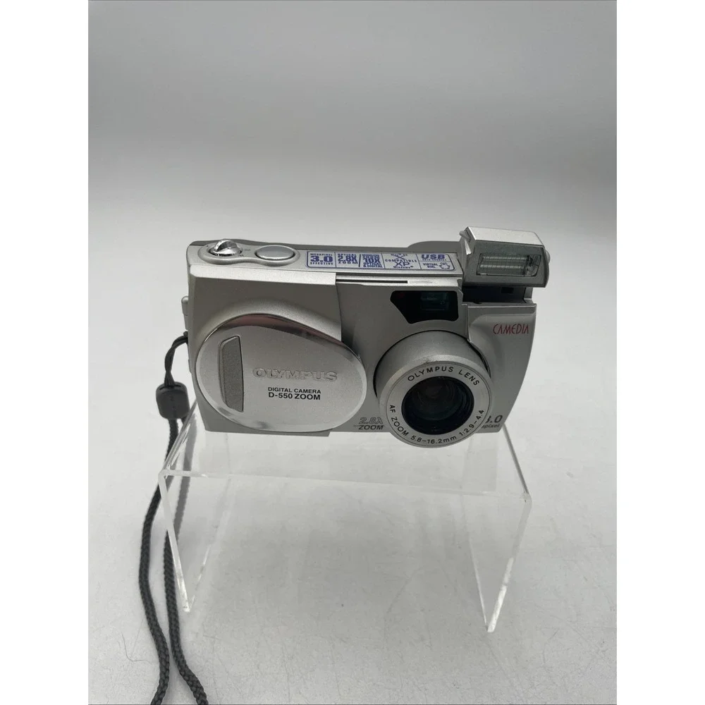 Olympus D-550 Zoom 3.0 MP Digital Camera w/Box+Manual+CD+Battery+SD Card-TESTED